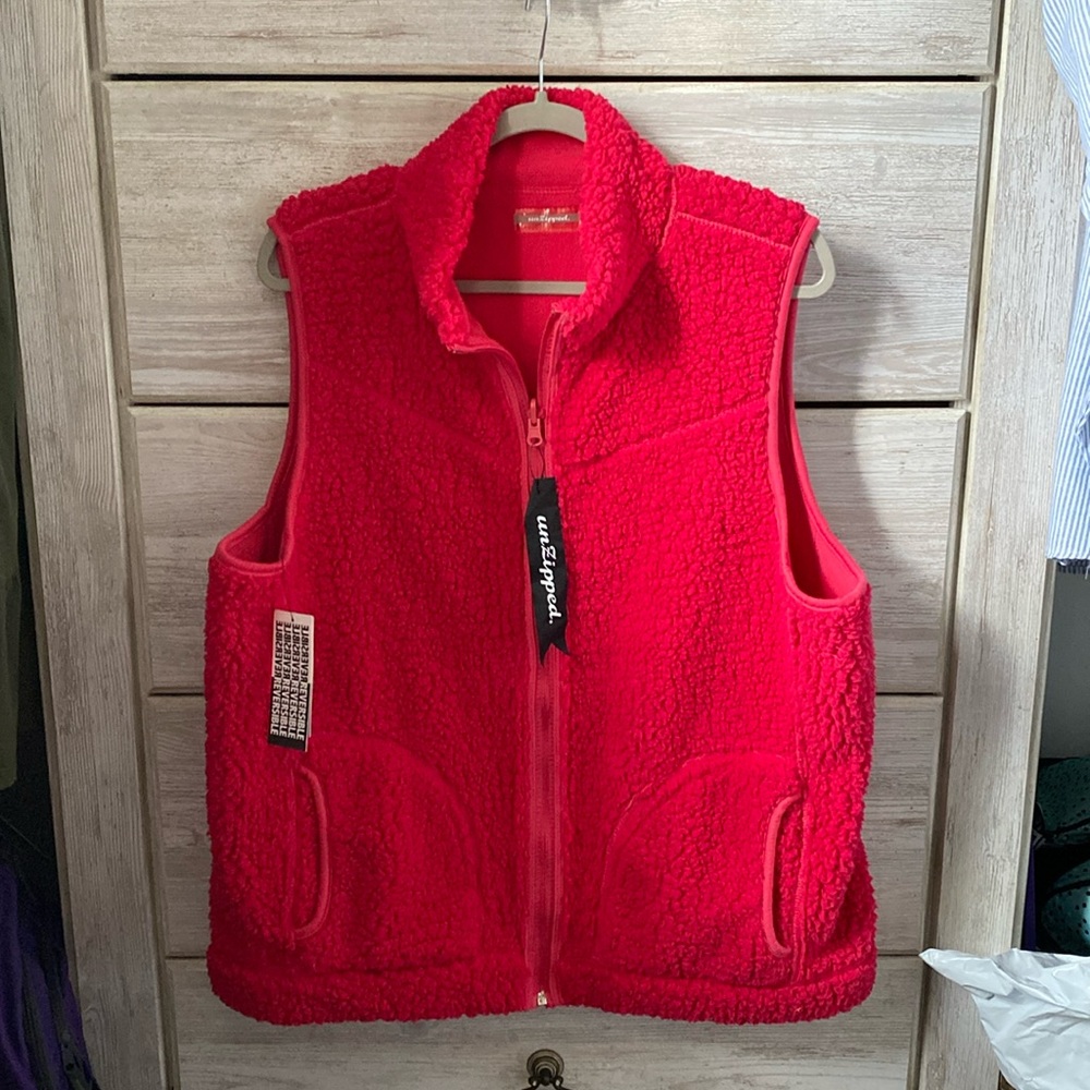 Brand new 2xl pink/red unZipped vest